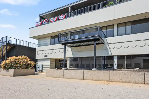 300 Washington Avenue #4, Grand Haven, MI 49417
