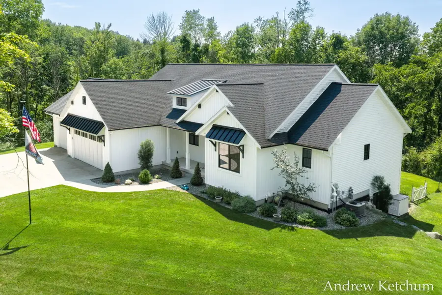4664 6th Street, Caledonia, MI 49316 - #2