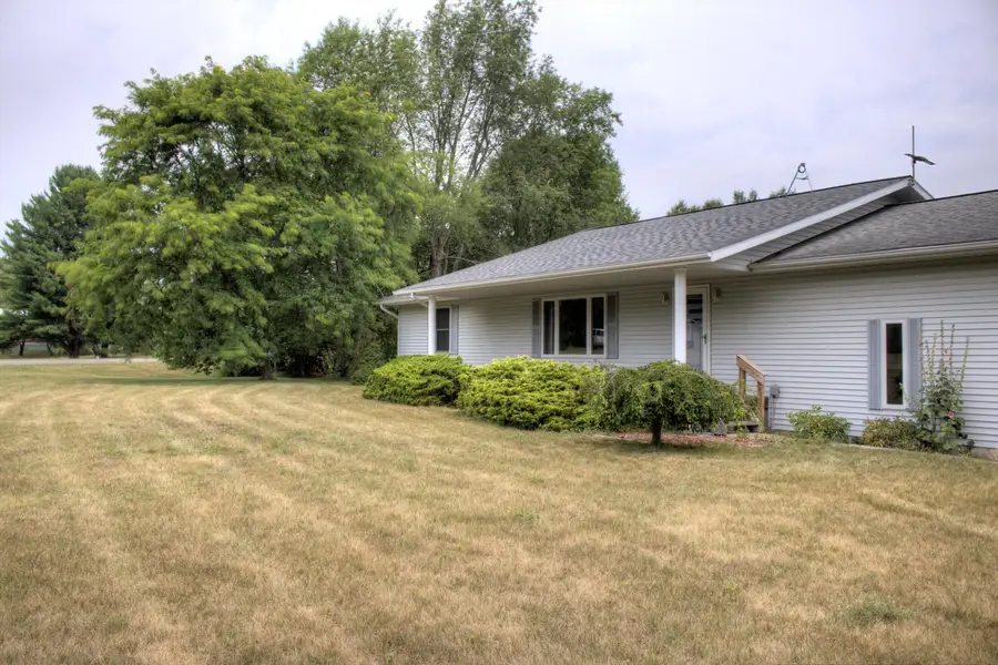 8015 E Sanders Road, Vestaburg, MI 48891 - #2