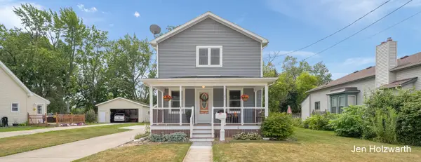 122 E Kent Street, Grand Ledge, MI 48837