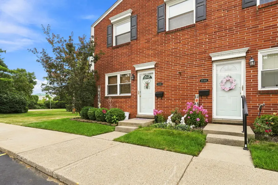 45168 Kensington Street, Utica, MI 48317 - #2