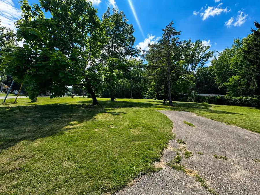 3320 S Pipestone Road, Sodus, MI 49126 - #3