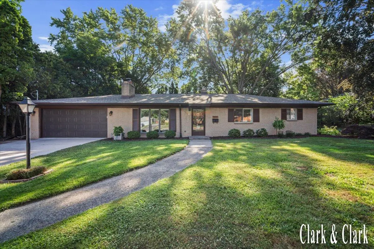 270 Lenora Avenue Nw, Grand Rapids, MI 49504 - #1