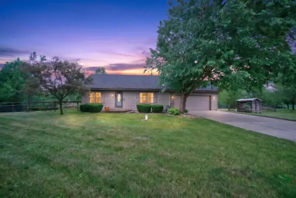 15510 Davis Drive, Addison, MI 49220