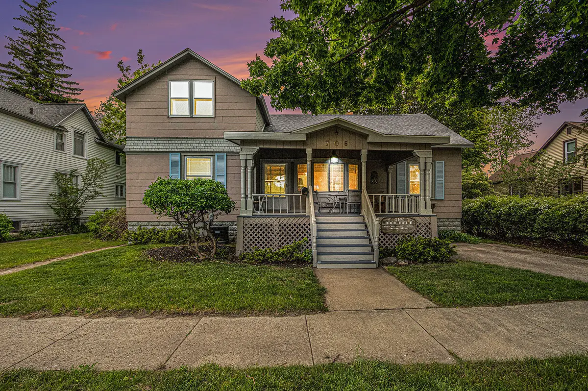 706 W Loomis Street, Ludington, MI 49431 - #1