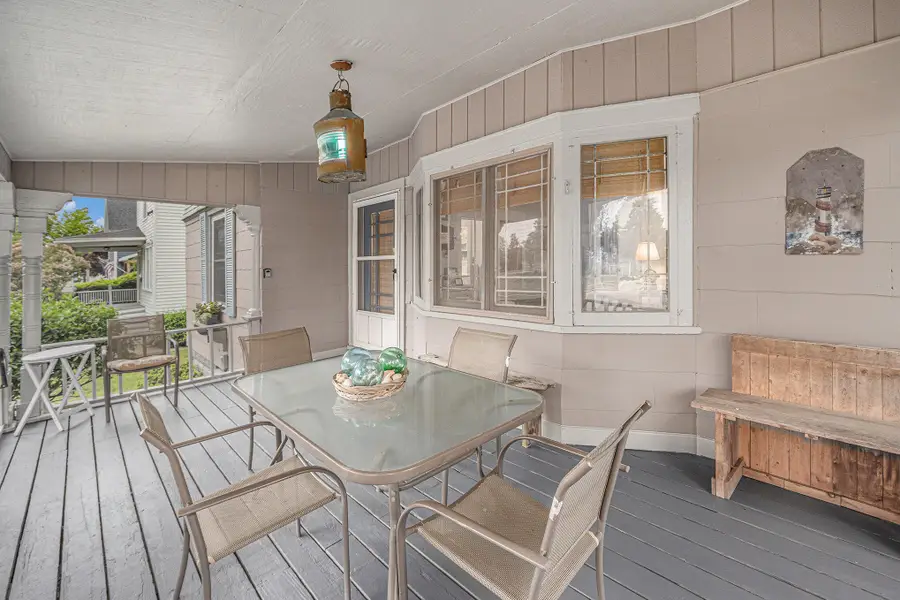 706 W Loomis Street, Ludington, MI 49431 - #2