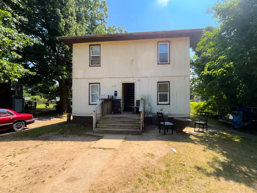 840 E High Street, Benton Harbor, MI 49022 - #2
