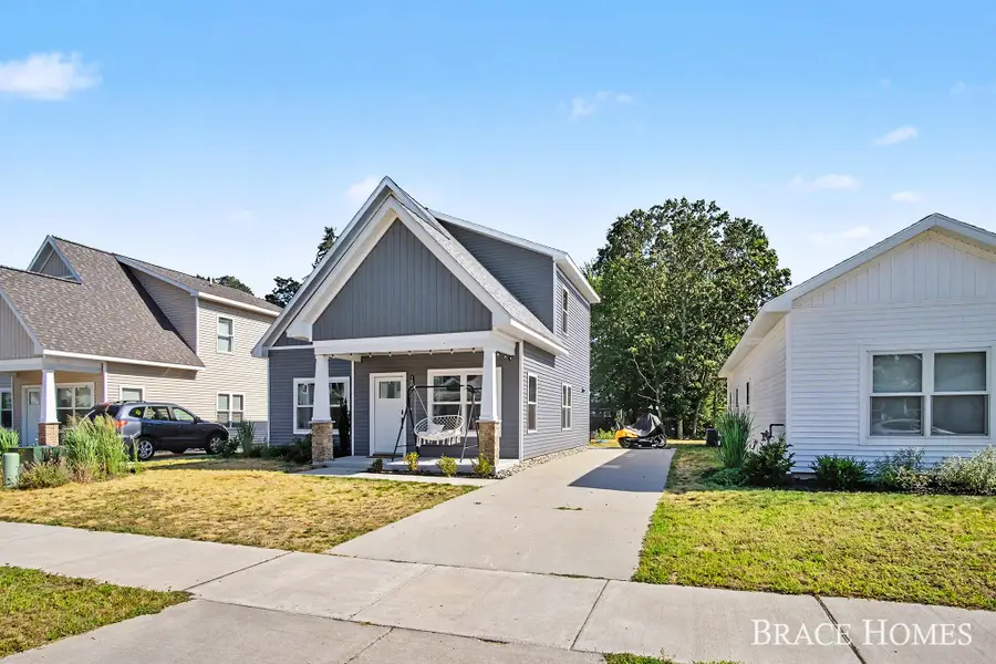 1808 Robinson Street, Grand Haven, MI 49417 - #3