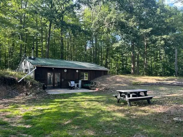 9841 River Road, Mecosta, MI 49332