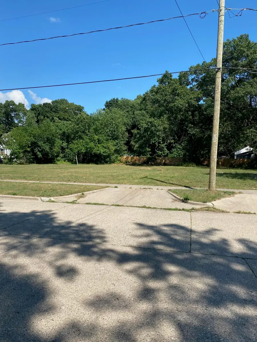 580 School Street, Muskegon, MI 49442 - #3