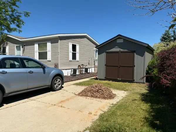 360 E Tuttle Road #212, Ionia, MI 48846