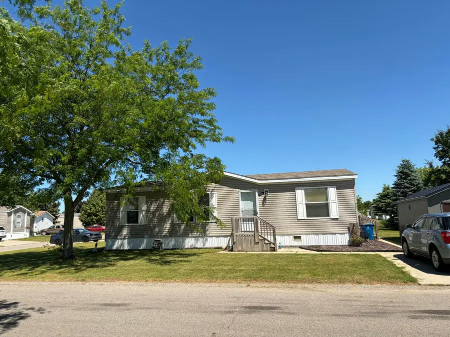 360 E Tuttle Road #212, Ionia, MI 48846 - #2