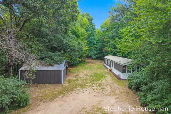 8394 Nugent Avenue Ne, Rockford, MI 49341