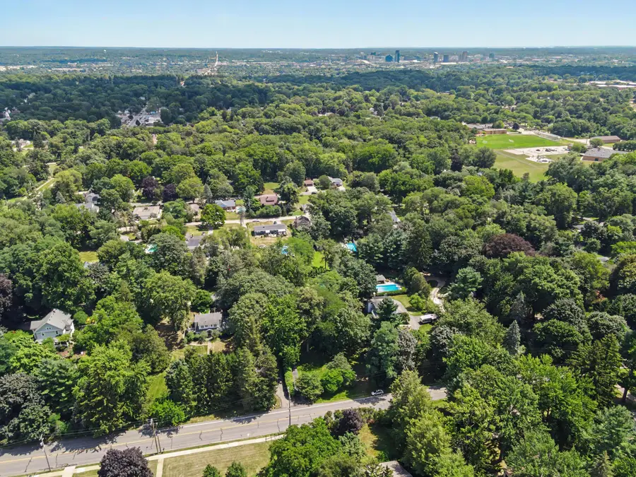 1110 Oakleigh Avenue Nw, Grand Rapids, MI 49504 - #2