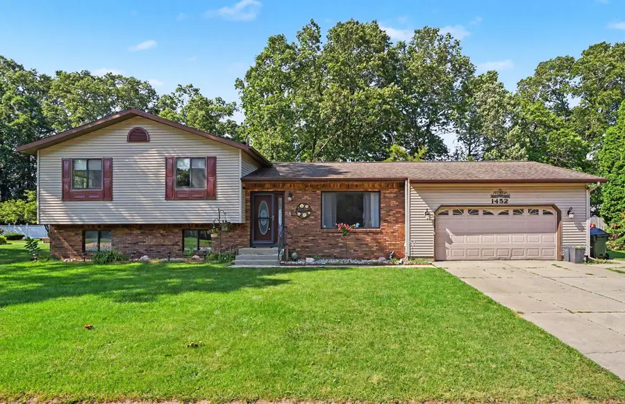 1452 Adams Avenue, Muskegon, MI 49442 - #2