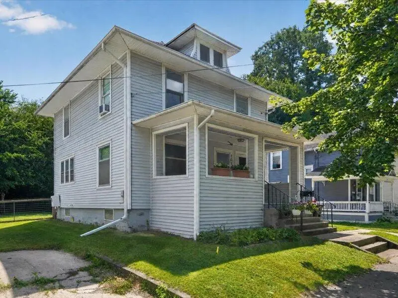 1017 Woodbridge Street, Jackson, MI 49203 - #1