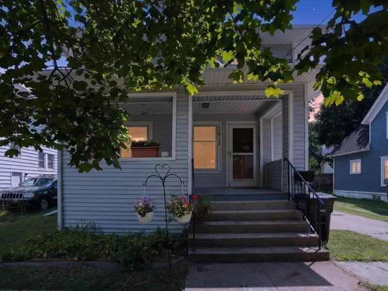 1017 Woodbridge Street, Jackson, MI 49203 - #2