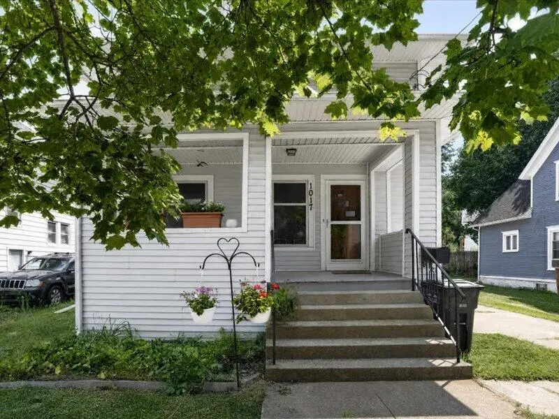 1017 Woodbridge Street, Jackson, MI 49203 - #3
