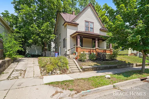 1121 Baxter Street Se, Grand Rapids, MI 49506