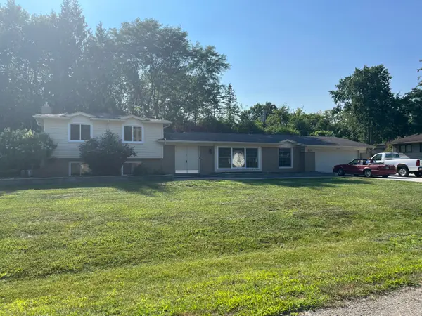7096 Riverstone Road, West Bloomfield, MI 48322