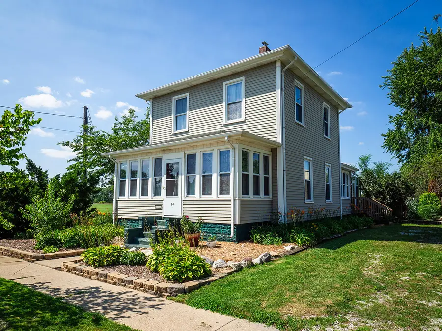 24 W Linden Street W, Three Oaks, MI 49128 - #2
