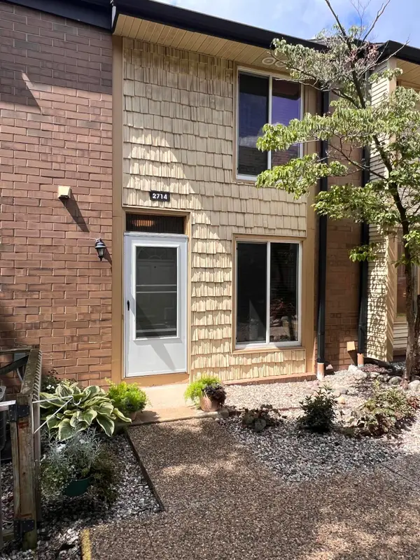 2714 Birchcrest Drive Se, Grand Rapids, MI 49506