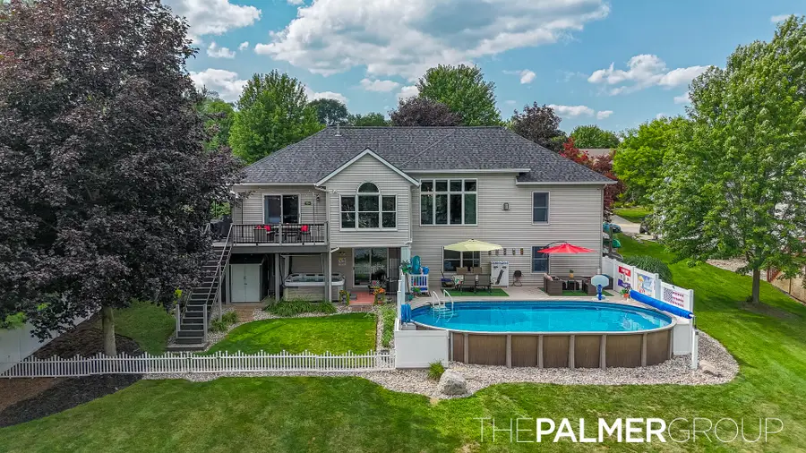 72 Chelsea Court Ne, Rockford, MI 49341 - #3