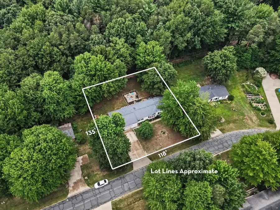 67749 Ridgewood Drive S, South Haven, MI 49090 - #3