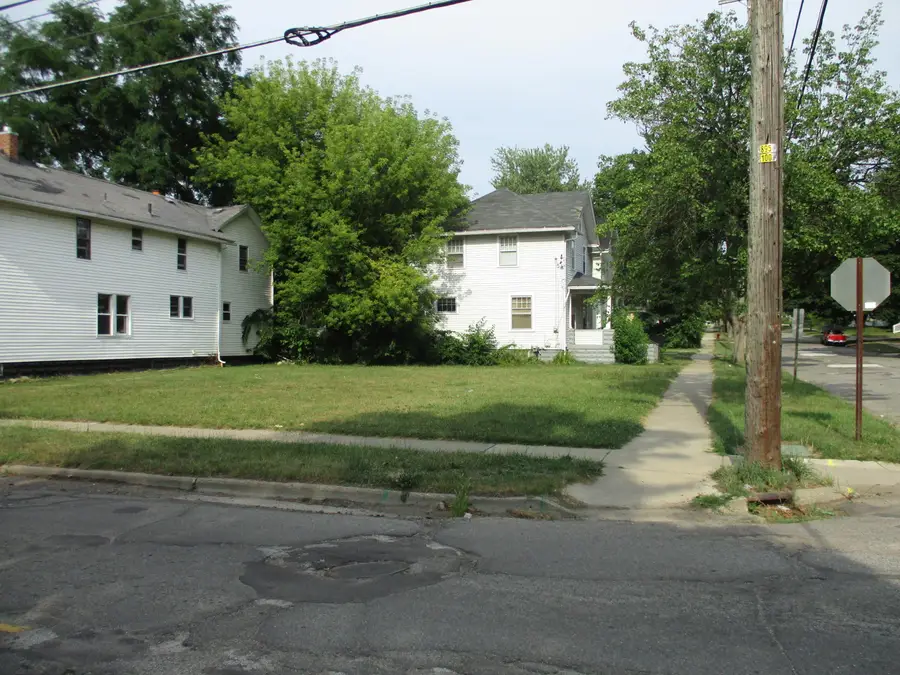 511 S Blackstone Street, Jackson, MI 49203 - #3