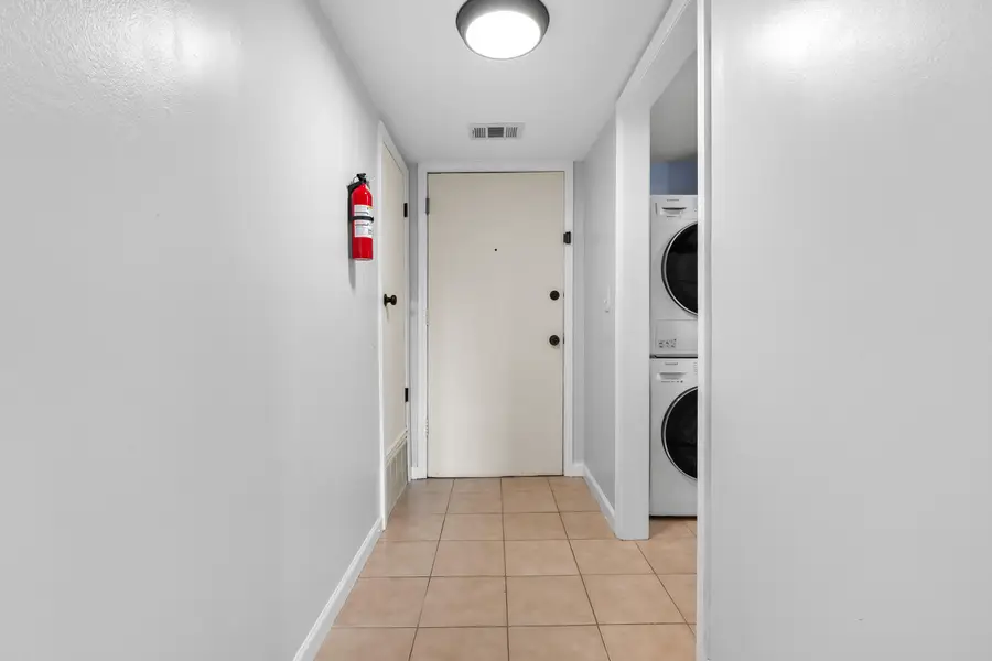 748 W Kilgore Road #303, Kalamazoo, MI 49008 - #2