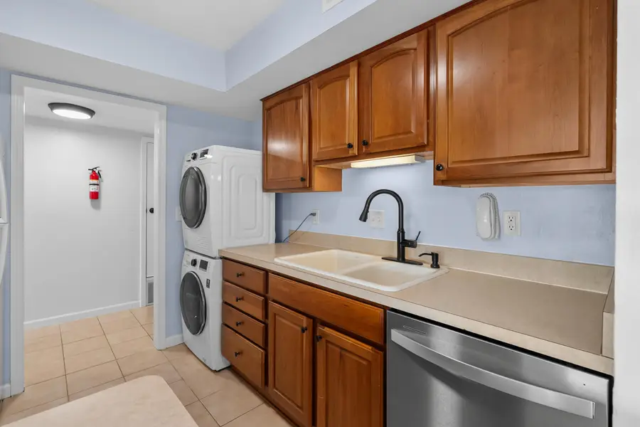 748 W Kilgore Road #303, Kalamazoo, MI 49008 - #3