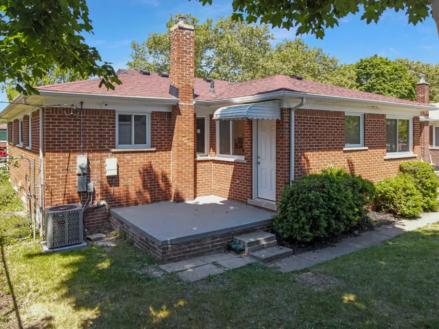 15241 Pearson Street, Oak Park, MI 48237 - #2
