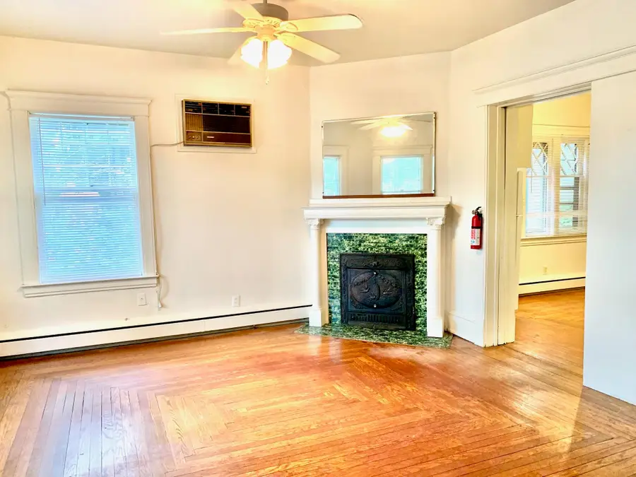 117 W Dutton Street, Kalamazoo, MI 49007 - #2