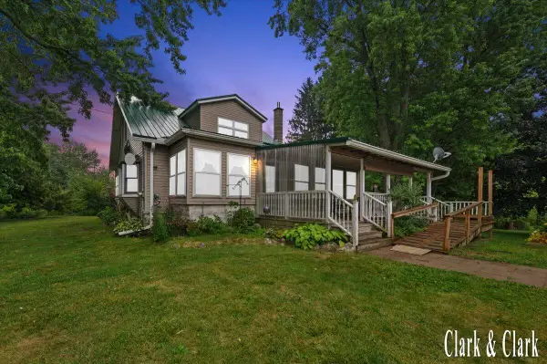 8727 N Amble Road, Howard City, MI 49329