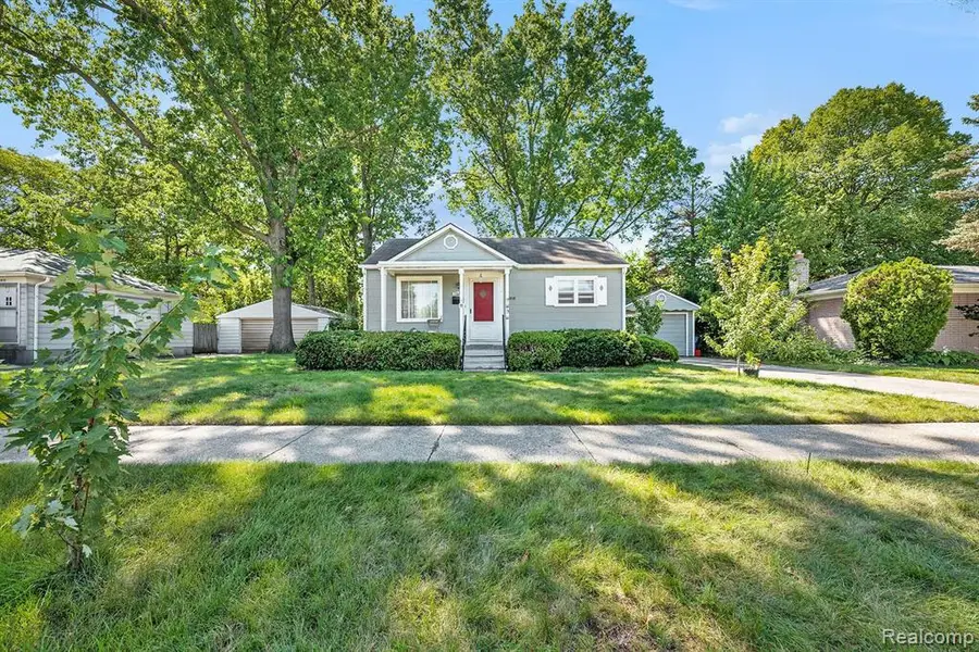 3690 Morrissey Avenue, Warren, MI 48091 - #2
