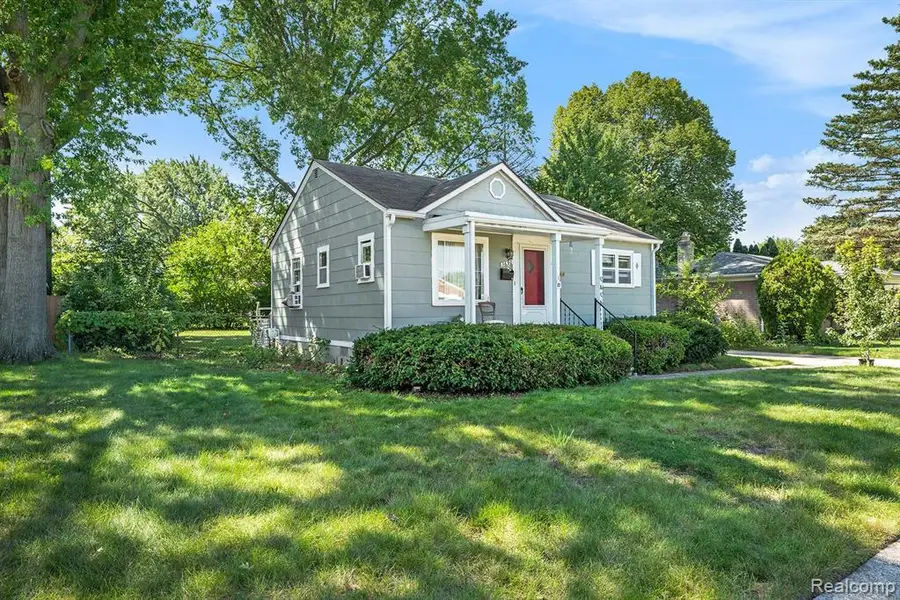 3690 Morrissey Avenue, Warren, MI 48091 - #3