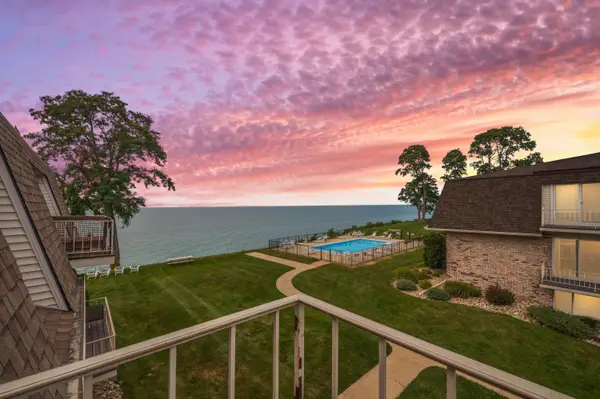 3622 Lakeshore Dr. Drive #g12, St. Joseph, MI 49085