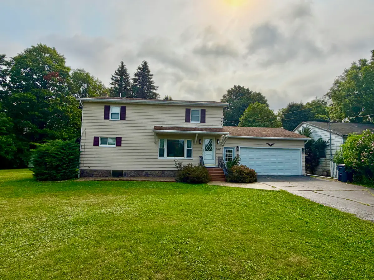 1447 71 1/2 Street, South Haven, MI 49090 - #1