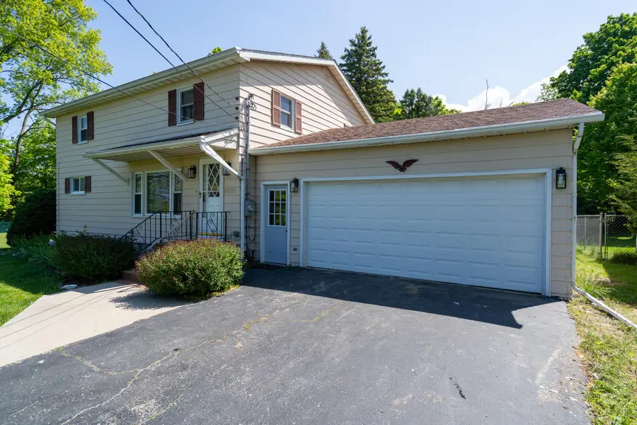 1447 71 1/2 Street, South Haven, MI 49090 - #2