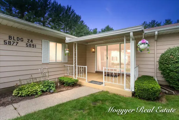 5891 Leisure S Drive Se, Grand Rapids, MI 49548