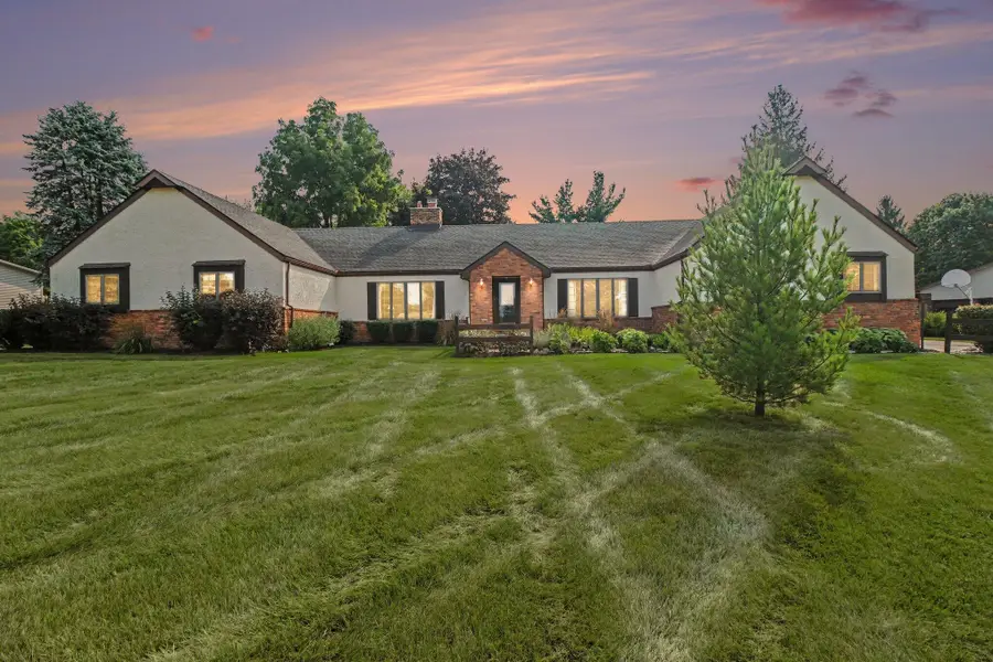 8569 Roundhill Court, Saline, MI 48176 - #3