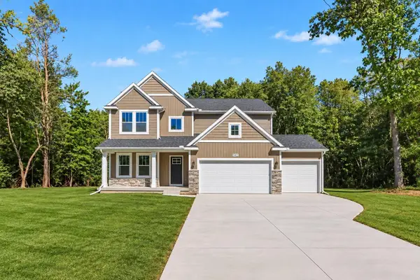 8412 Knotty Pine Lane, Kalamazoo, MI 49009