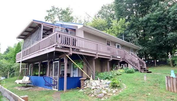 5656 Paradise Drive, Reading, MI 49274