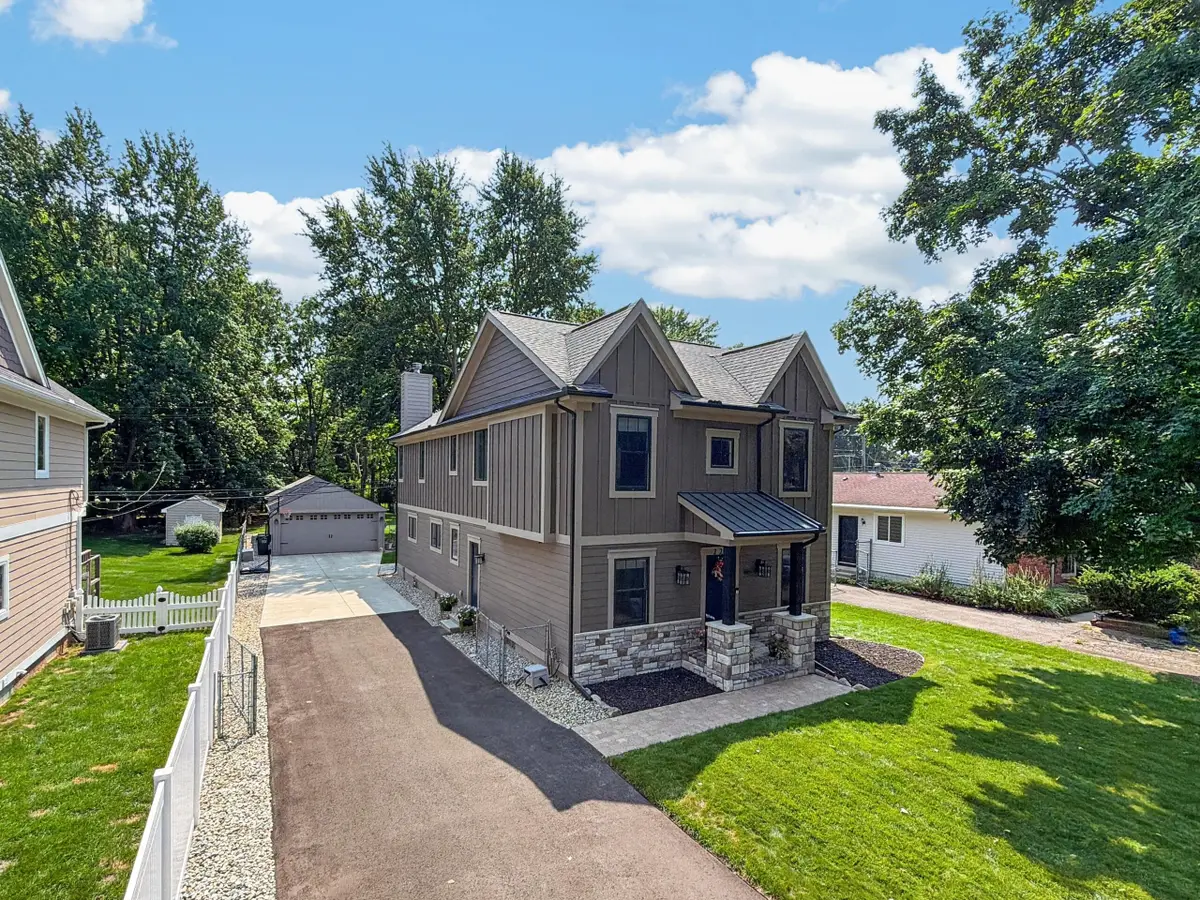 220 Red Oak Lane, Rochester Hills, MI 48307 - #1