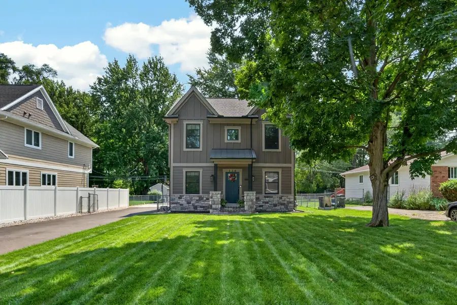 220 Red Oak Lane, Rochester Hills, MI 48307 - #3