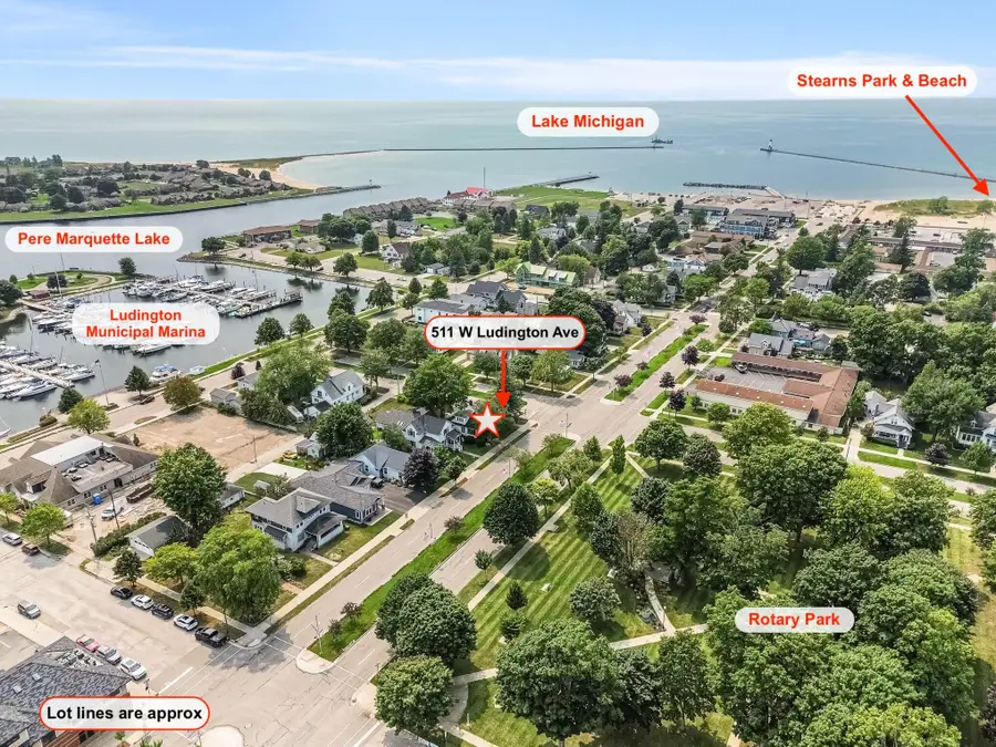 511 W Ludington Avenue, Ludington, MI 49431 - #2