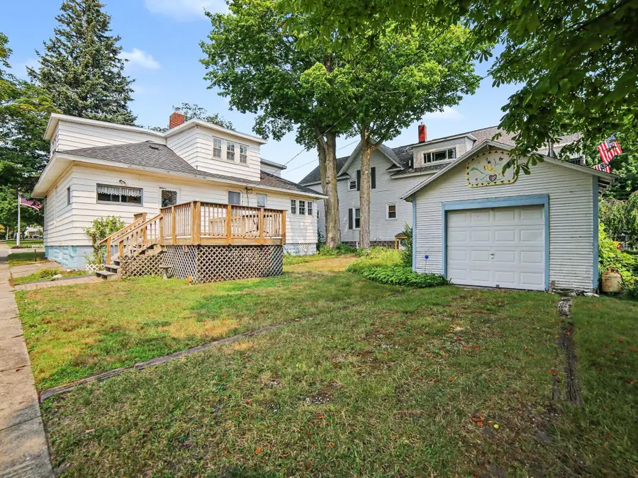 511 W Ludington Avenue, Ludington, MI 49431 - #3