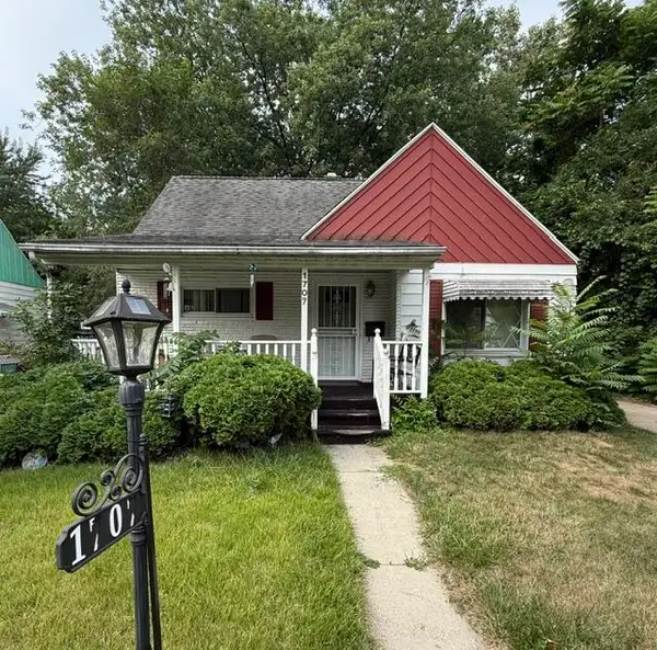 1707 Greenbrook Lane, Flint, MI 48507