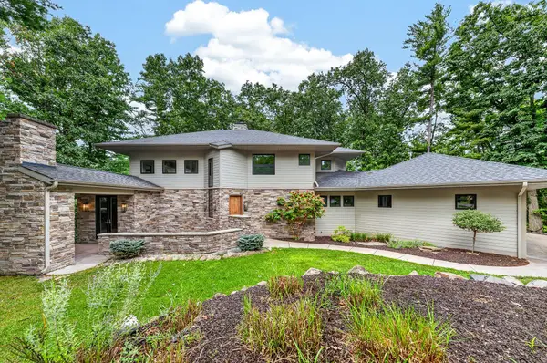 2246 Shelter Pointe Drive, Kalamazoo, MI 49008