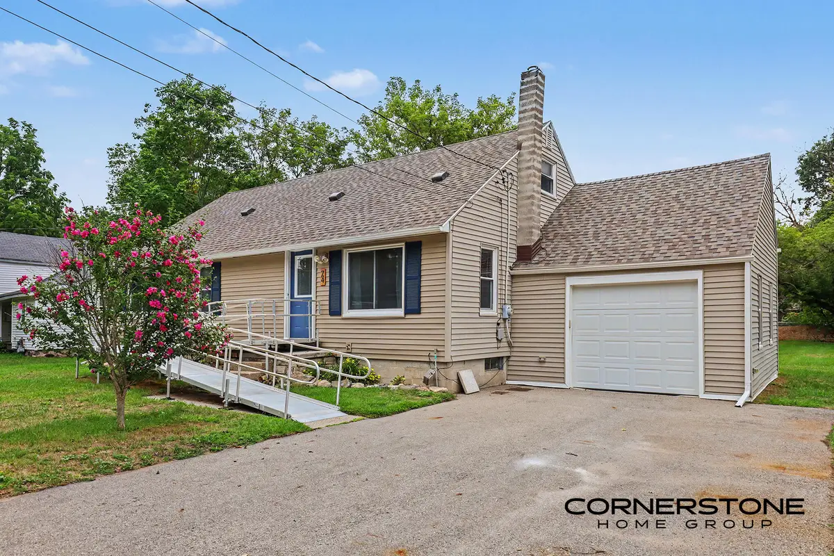 74 N Park Street Ne, Cedar Springs, MI 49319 - #1